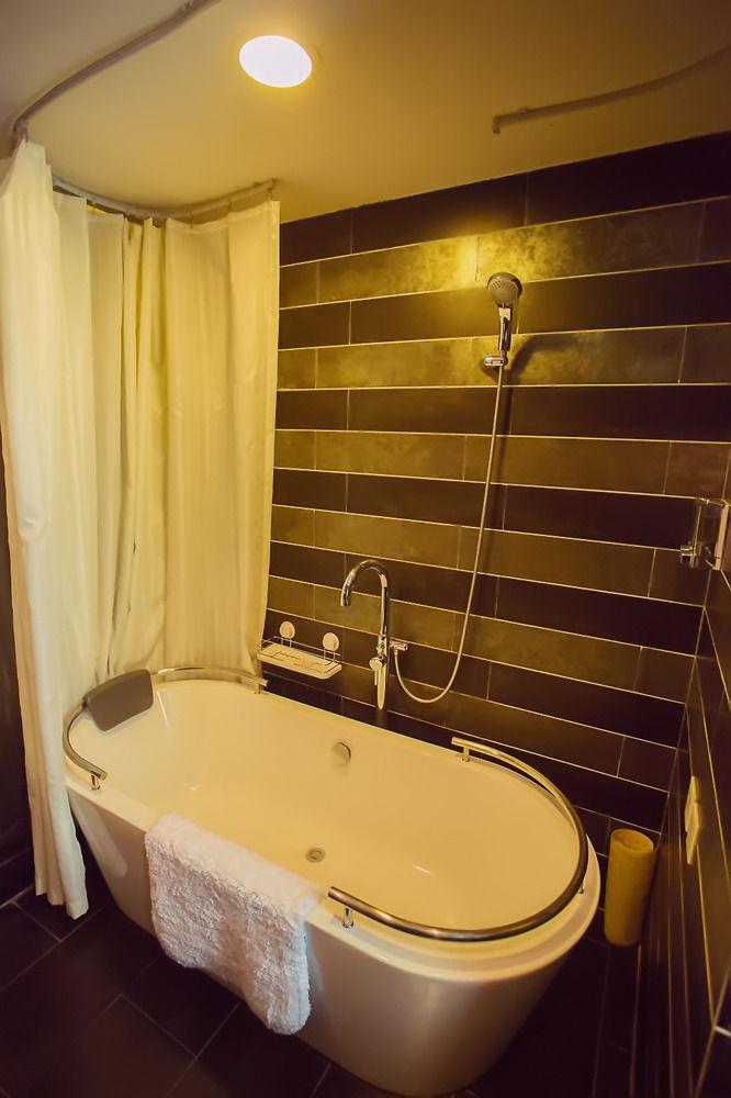 Fx Hotel Xujiahui - Shanghai Stadium Branch المظهر الخارجي الصورة